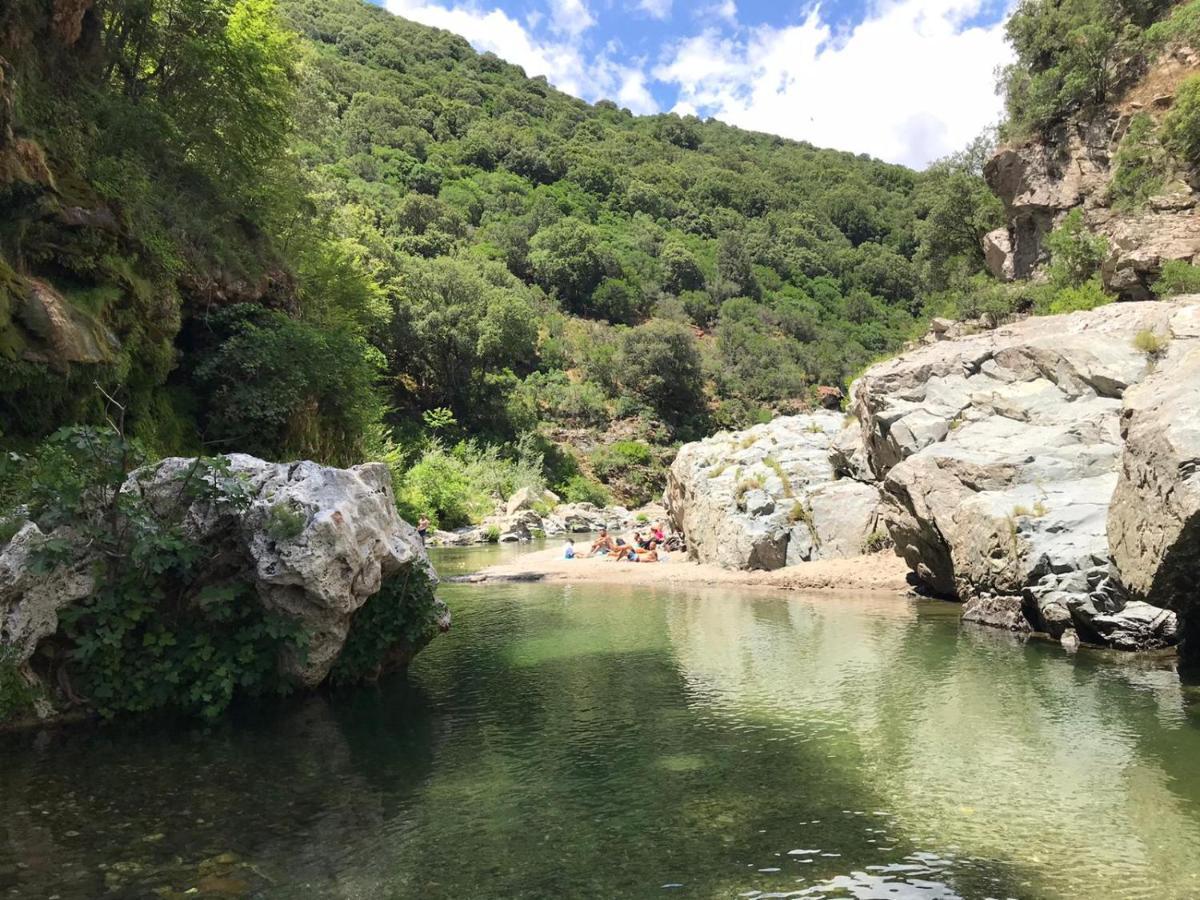 Ferula Romantica Mansarda Tra Fiumi E Montagne Sardegna Seùlo Buitenkant foto